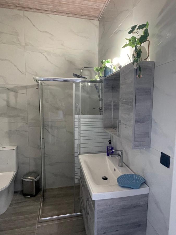 Aqua Mare Luxury Apartments Амфилохия Экстерьер фото