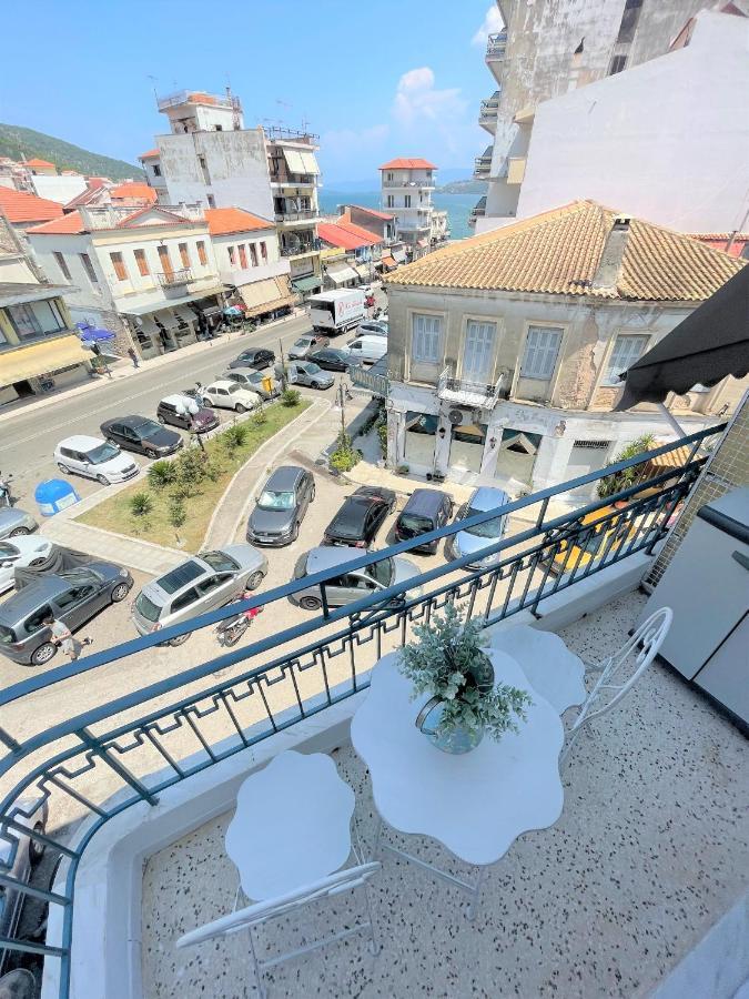 Aqua Mare Luxury Apartments Амфилохия Экстерьер фото