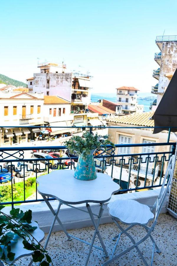 Aqua Mare Luxury Apartments Амфилохия Экстерьер фото
